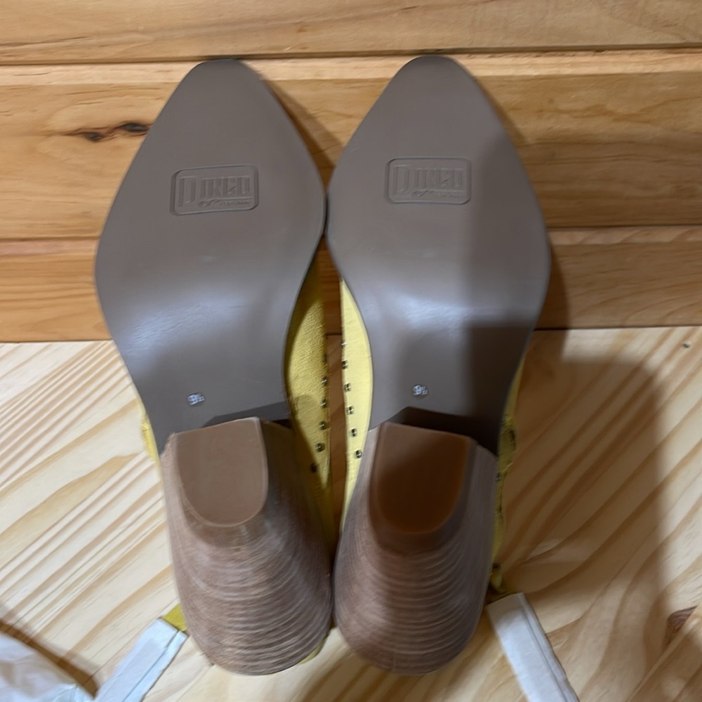 NWT-DINGO CLASSY N SASSY LEATHER BOOTIE STYLE DI952YE10 WOMEN’S 9.5M - Picture 10 of 10